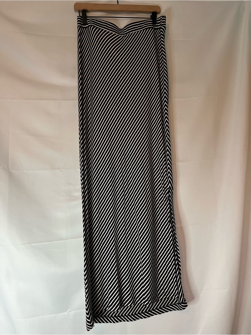 Gloria Vanderbilt Black and White Diagonal Stripe Maxi Skirt
